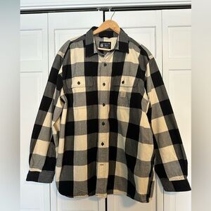 Carhartt Men’s Loose Fit Heavyweight Flannel Long-Sleeve Plaid Shirt